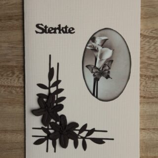 Condoleancekaart creme/bruin, lily corner, ovaal plaatje lelie, tekst Sterkte A6