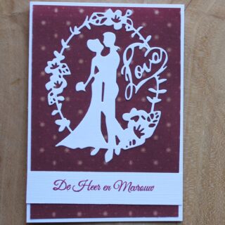 Kaart felicitatie huwelijk wit/d.rood, stans, bruidspaar in ovaal met tekst De Heer en Mevrouw