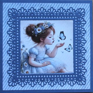 Kinderkaart stans, blauw, meisje met bloemen in haar met vlinders