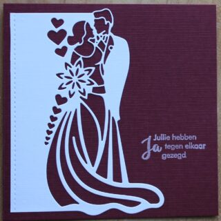 Kaart felicitatie huwelijk wit/d.rood, Randstans bruidspaar, met tekst Jullie hebben Ja tegen elkaar gezegd (kan ook met andere tekst)