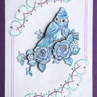 Borduurkaart paars/blauw/wit, 3D-afbeelding vogeltje met wintermuts op tak met winterbloemen